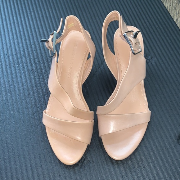 Sigerson Morrison Seley Slingback Kitten Sandal - Picture 2 of 10